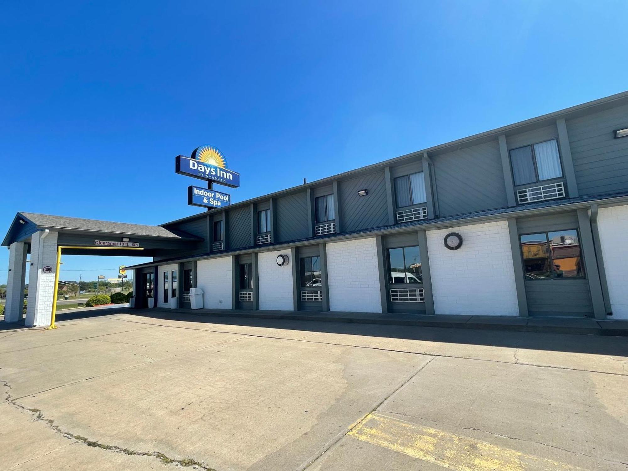 Days Inn By Wyndham Salina I-70 Kültér fotó