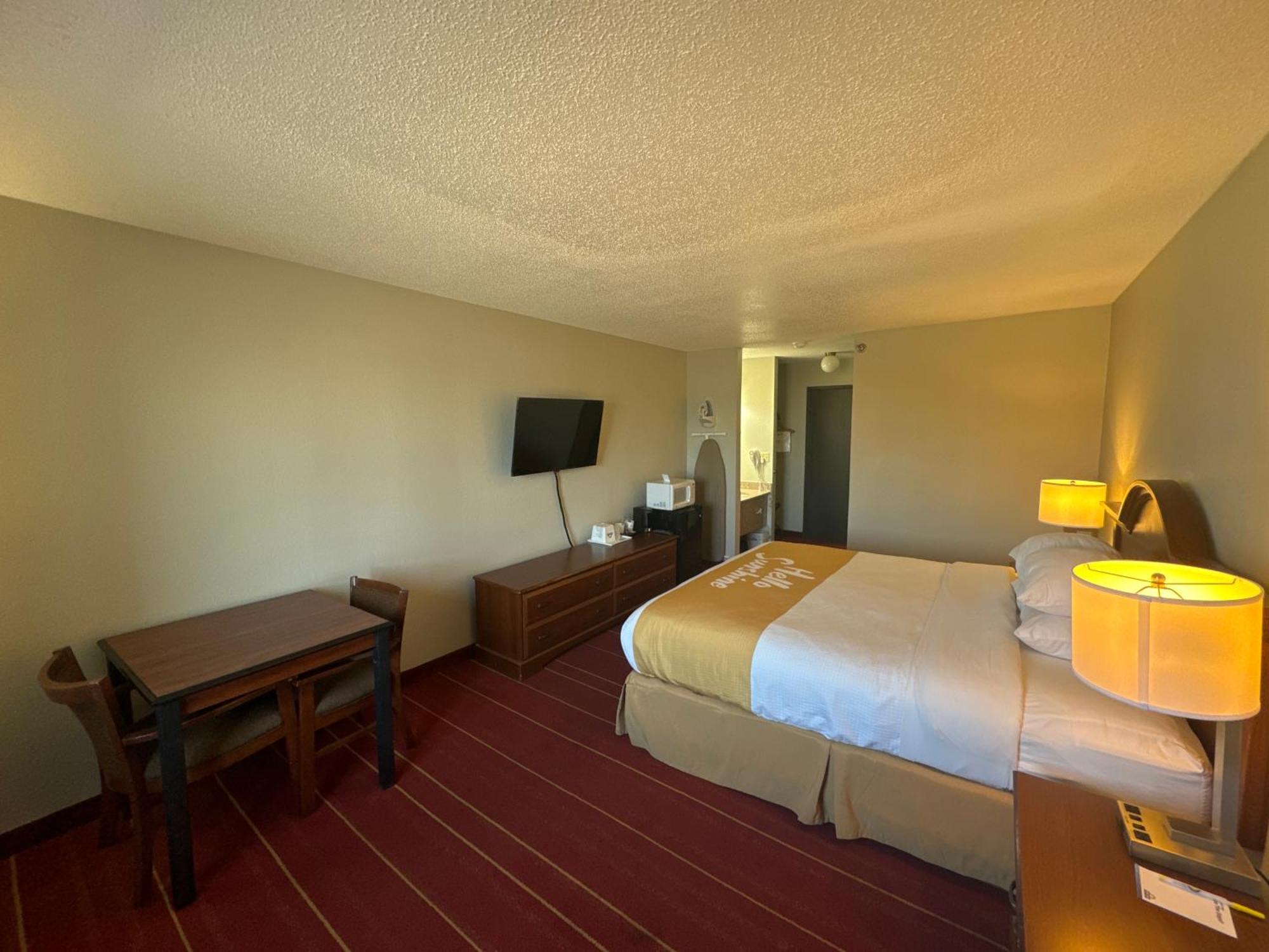 Days Inn By Wyndham Salina I-70 Kültér fotó