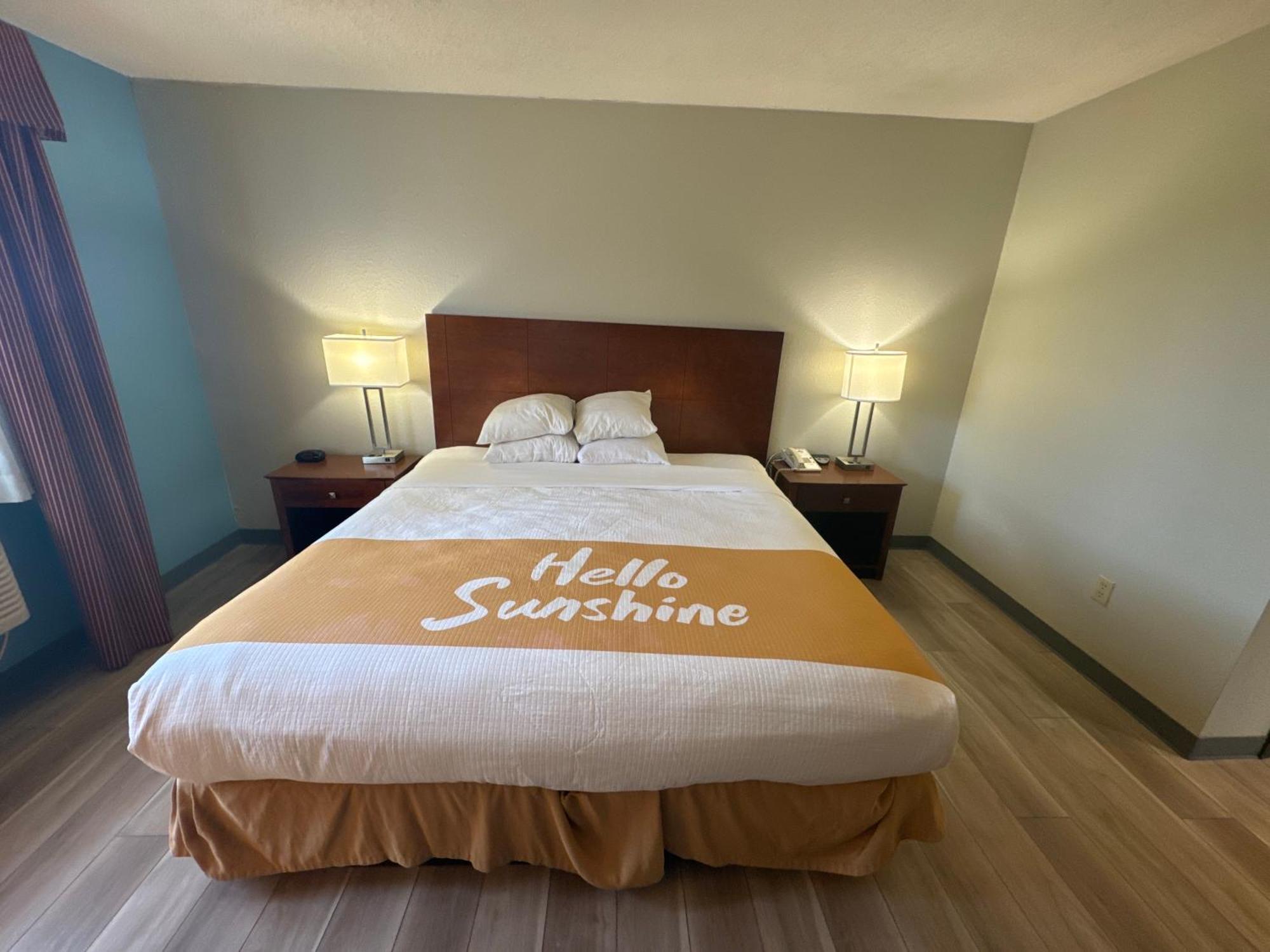 Days Inn By Wyndham Salina I-70 Kültér fotó