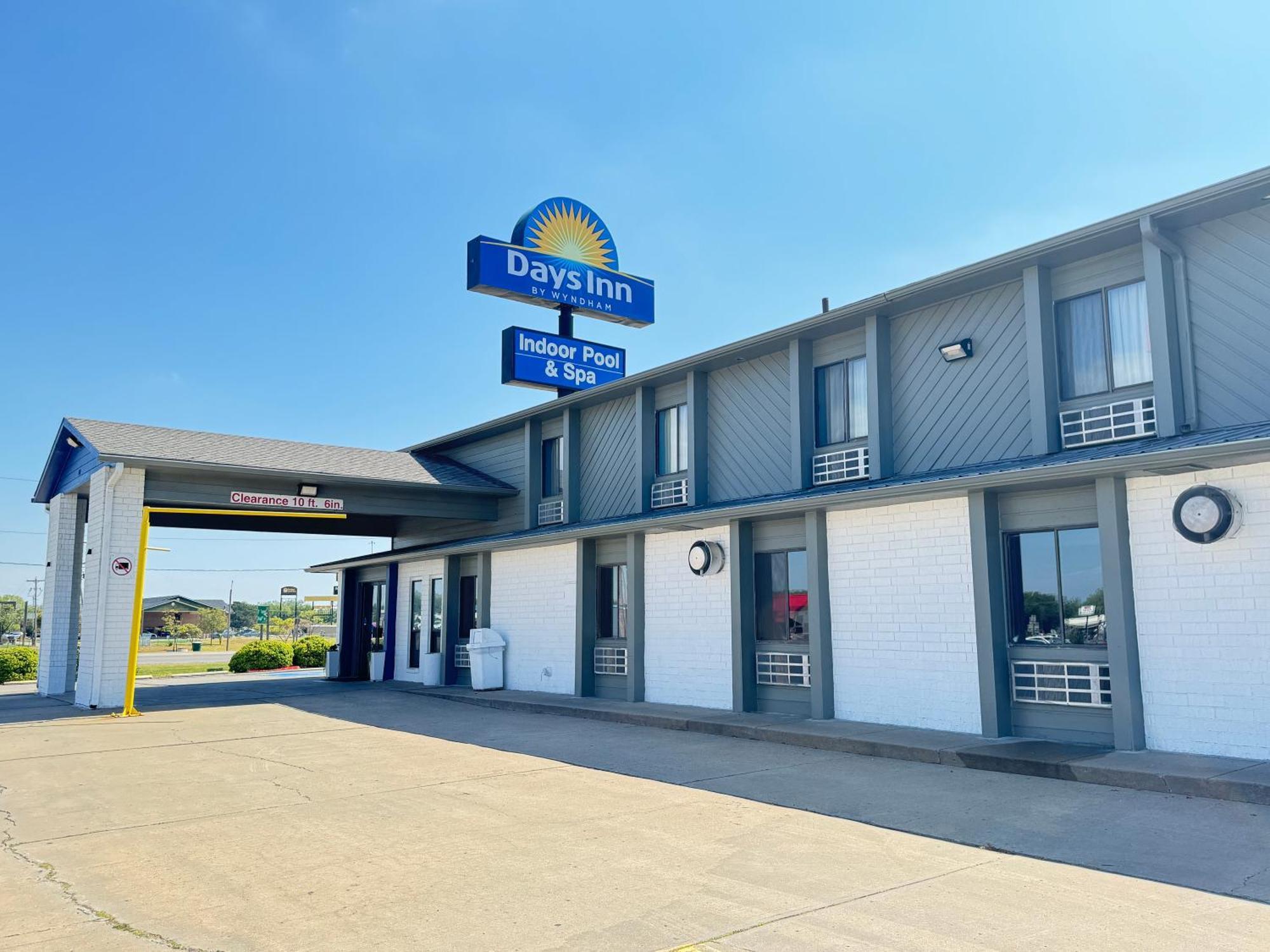 Days Inn By Wyndham Salina I-70 Kültér fotó