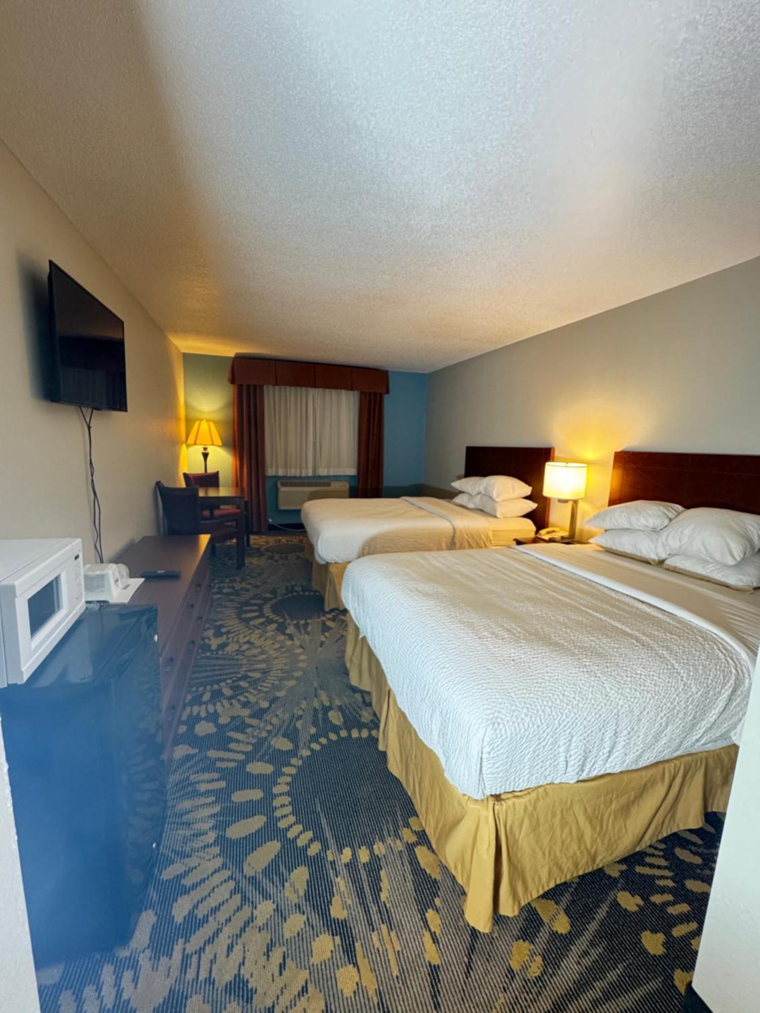 Days Inn By Wyndham Salina I-70 Kültér fotó