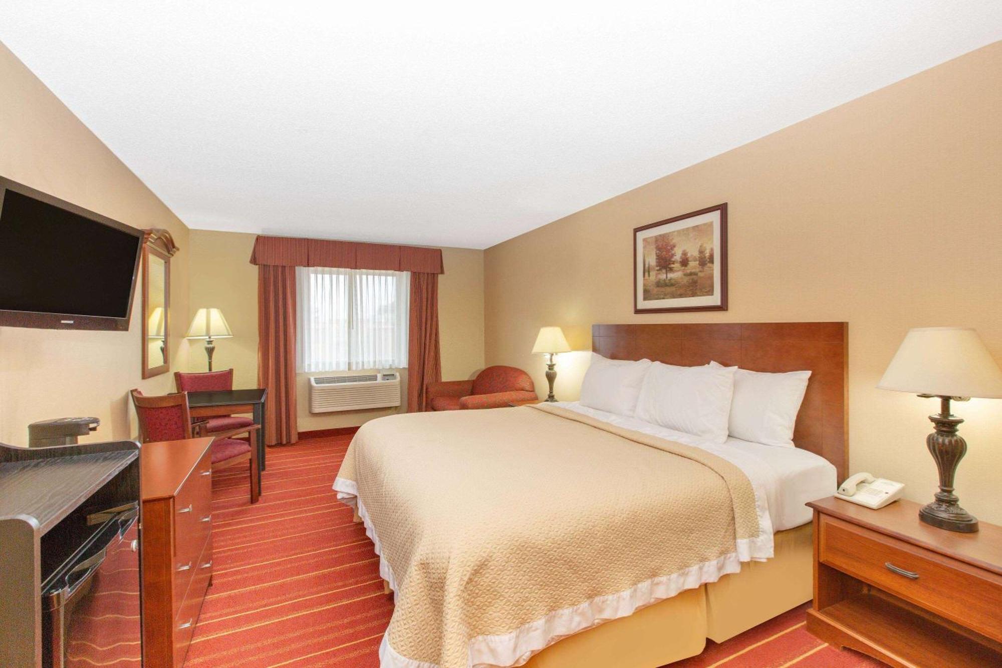 Days Inn By Wyndham Salina I-70 Kültér fotó