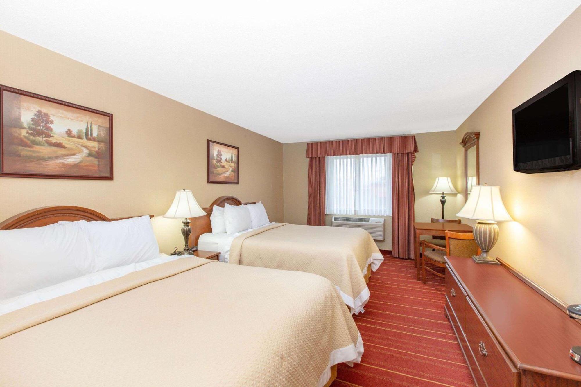 Days Inn By Wyndham Salina I-70 Kültér fotó